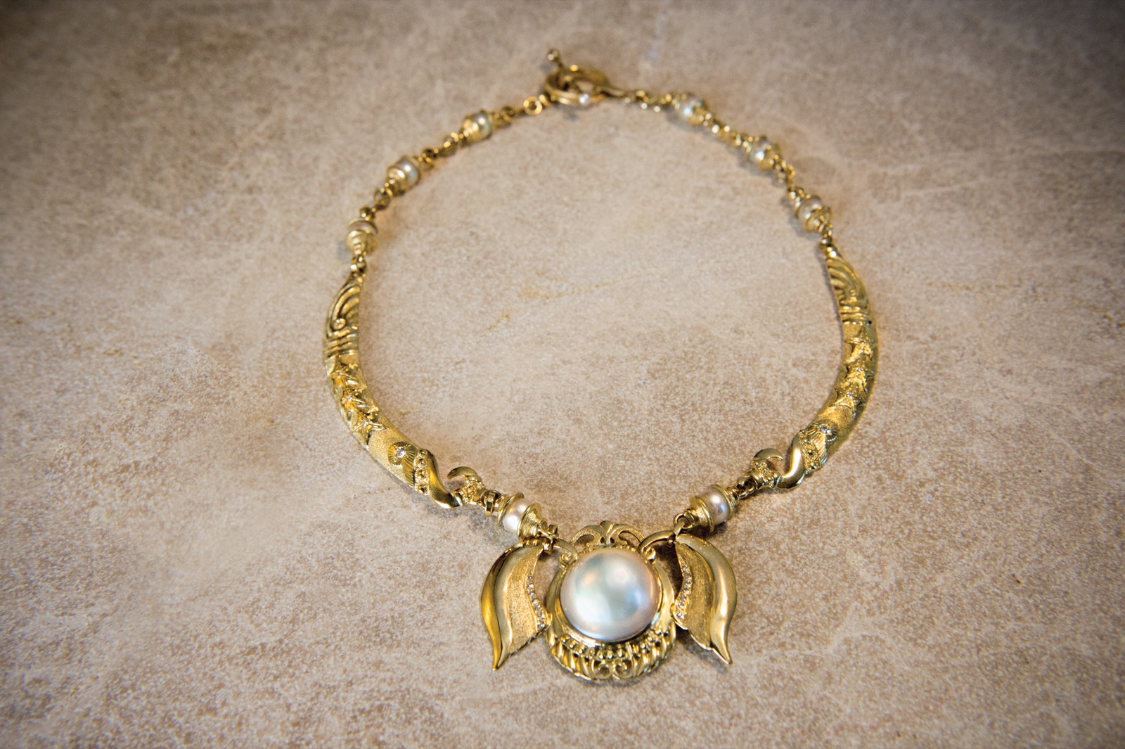 Aphrodite mabe pearl collar necklace